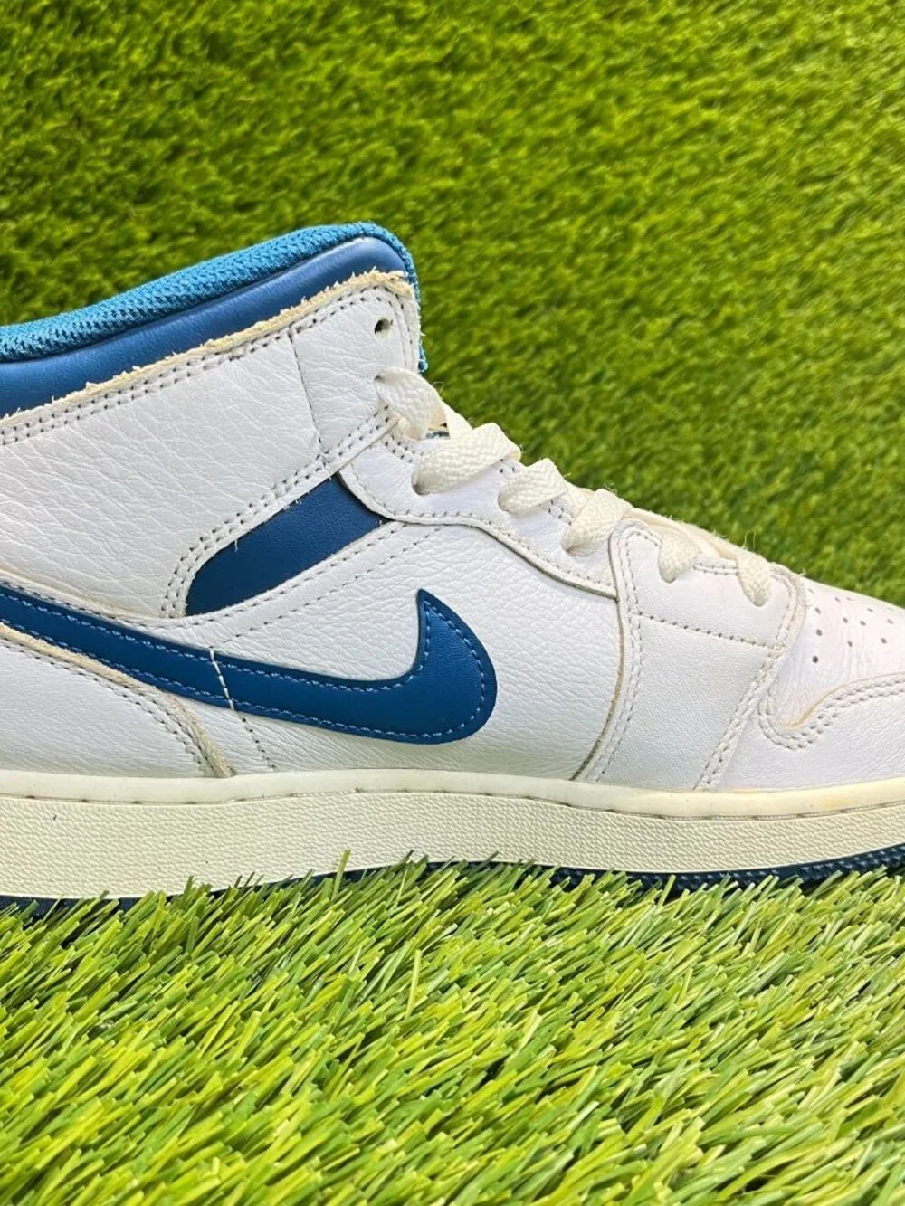 Nike Air Jordan 1 Mid Boys Size 7Y White Blue Athletic Basketball Shoes Sneakers